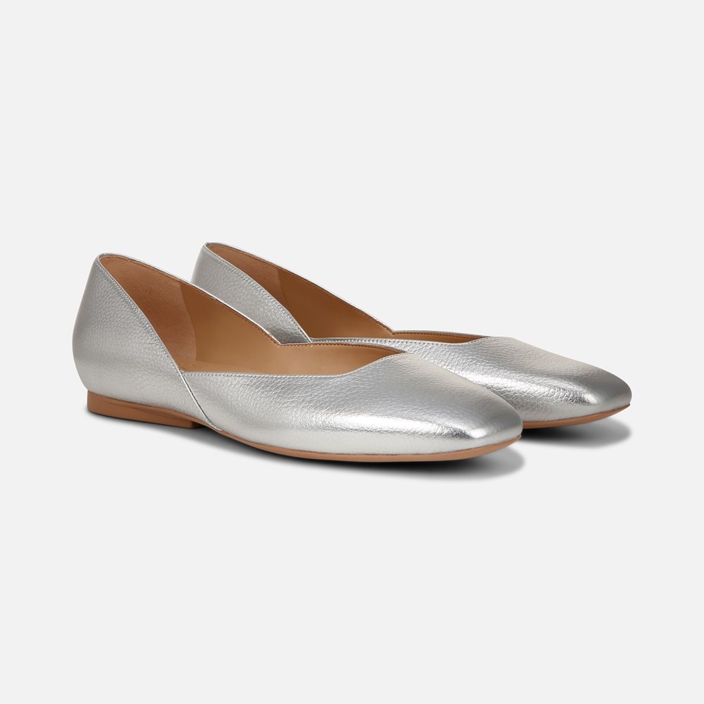 Naturalizer Cody Flat - Silver Croc Pattern Leather Naturalizer Cody Flat - Silver Croc Pattern Leather
