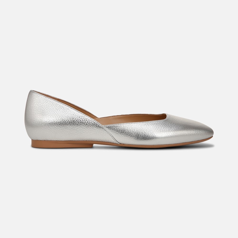 Naturalizer Cody Flat - Silver Croc Pattern Leather Naturalizer Cody Flat - Silver Croc Pattern Leather
