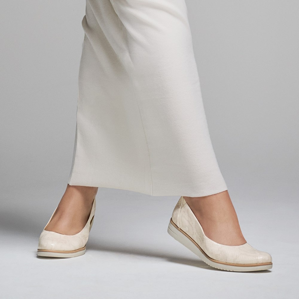 Naturalizer SOUL Idea Ballet Flat - Beige Snake Print Faux Leather