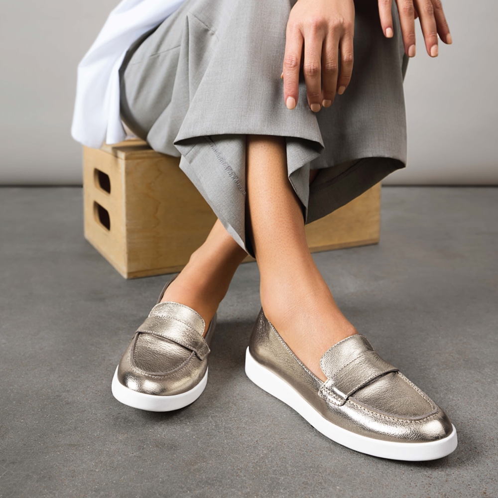 Naturalizer Karis Loafer - Soft Gold Leather Naturalizer Karis Loafer - Soft Gold Leather
