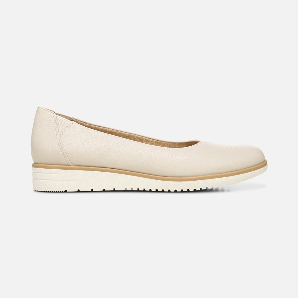 Naturalizer SOUL Idea Ballet Flat - Porcelain Manmade Naturalizer SOUL Idea Ballet Flat - Porcelain Manmade