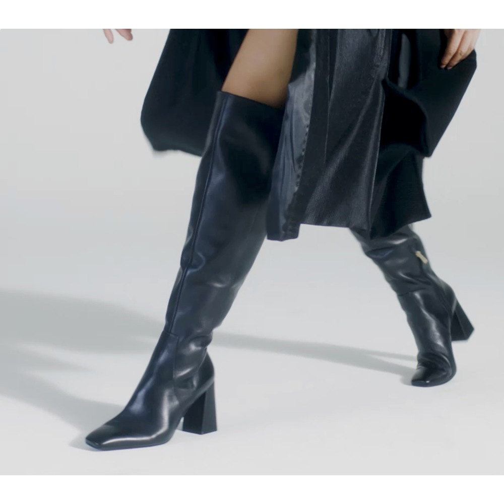 Naturalizer Lyric Over The Knee Boot - Black Leather Naturalizer Lyric Over The Knee Boot - Black Leather