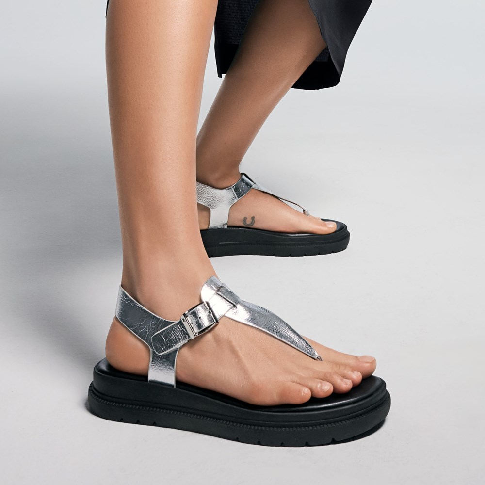 Naturalizer Alyssa Sandal - Silver Faux Leather Naturalizer Alyssa Sandal - Silver Faux Leather