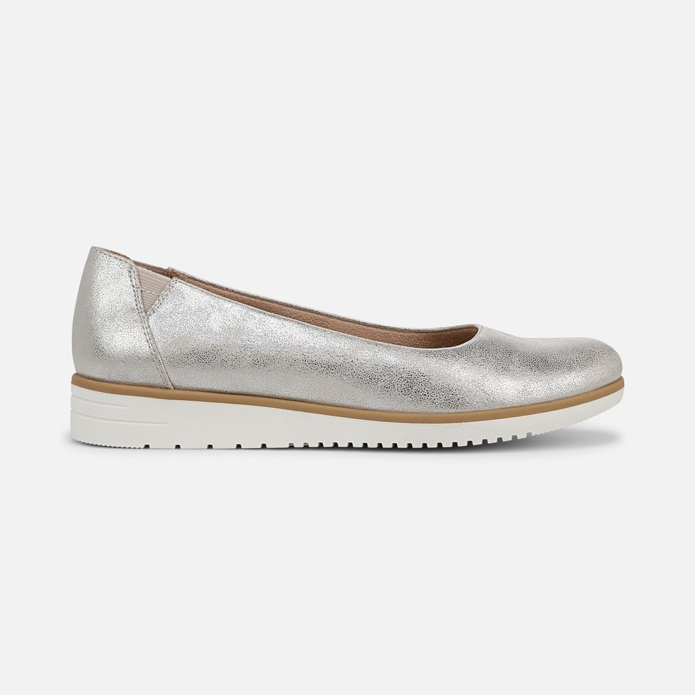 Naturalizer SOUL Idea Ballet Flat - Silver Faux Leather Naturalizer SOUL Idea Ballet Flat - Silver Faux Leather