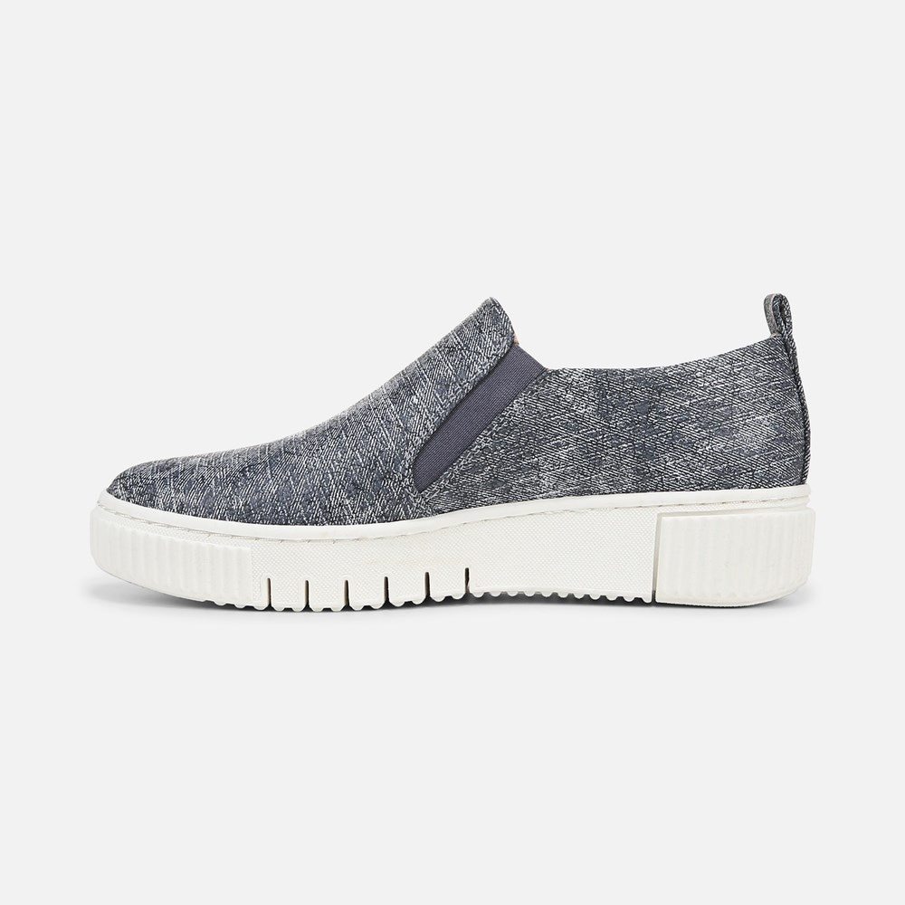 Naturalizer SOUL Turner Slip On Sneaker - Blue Fabric Naturalizer SOUL Turner Slip On Sneaker - Blue Fabric