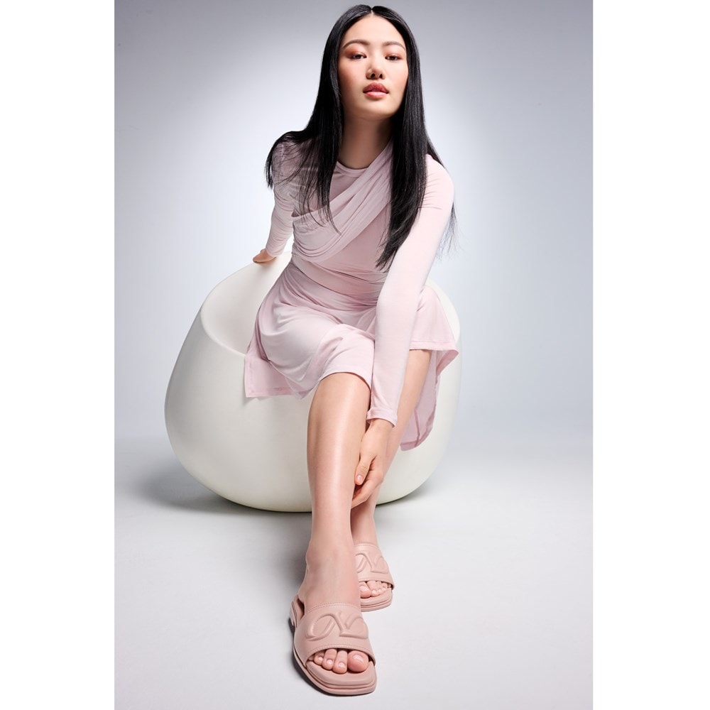 Naturalizer Genevieve Slide Sandal - Cameo Blush Pink Leather Naturalizer Genevieve Slide Sandal - Cameo Blush Pink Leather