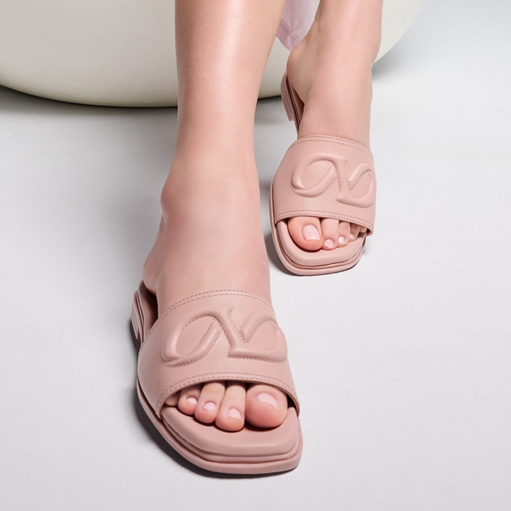 Naturalizer Genevieve Slide Sandal - Cameo Blush Pink Leather Naturalizer Genevieve Slide Sandal - Cameo Blush Pink Leather