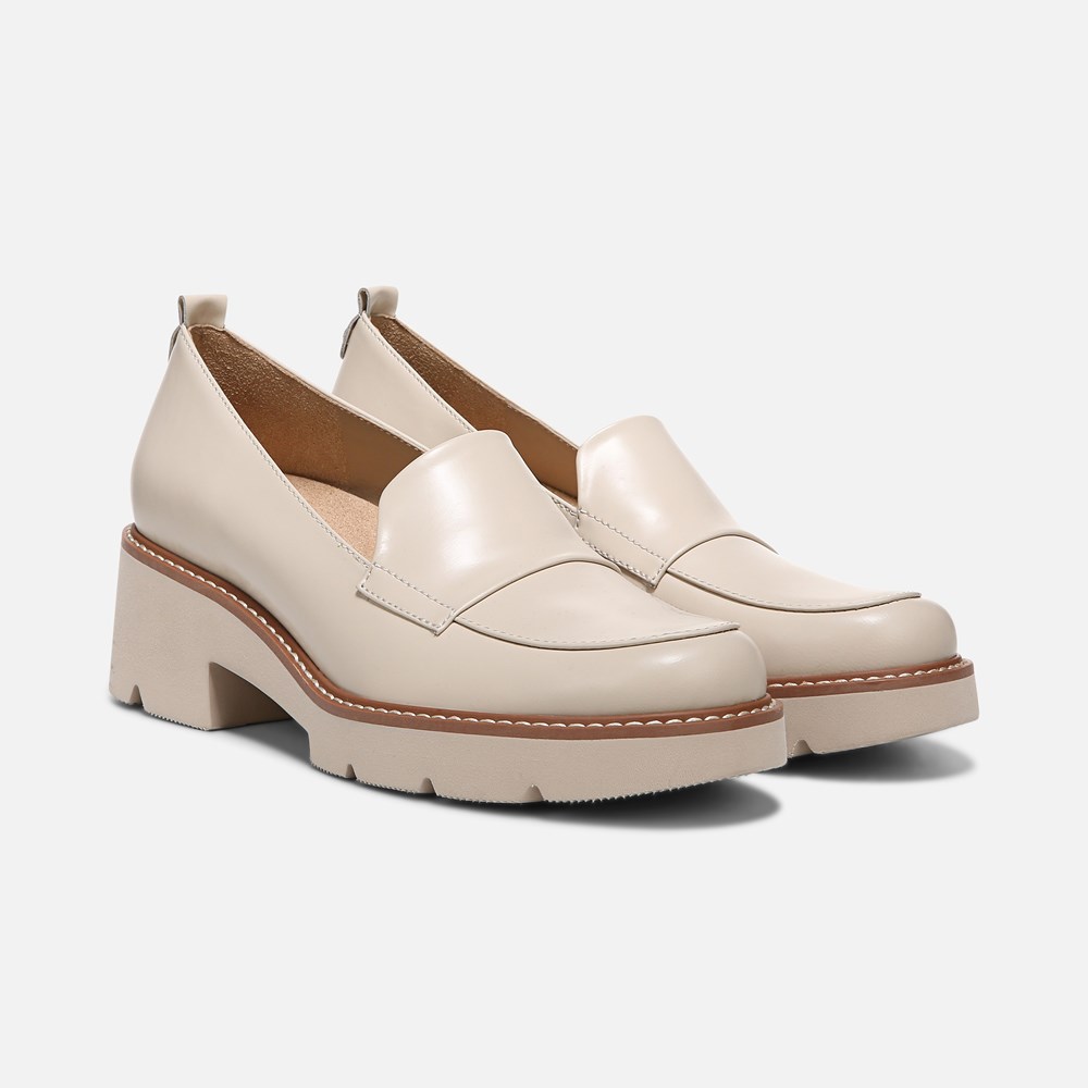 Naturalizer Darry Lug Sole Loafer - Porcelain Skin Leather