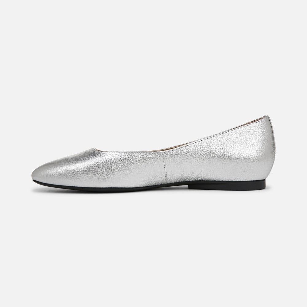 Naturalizer Chelsea Ballet Flat - Silver Leather Naturalizer Chelsea Ballet Flat - Silver Leather