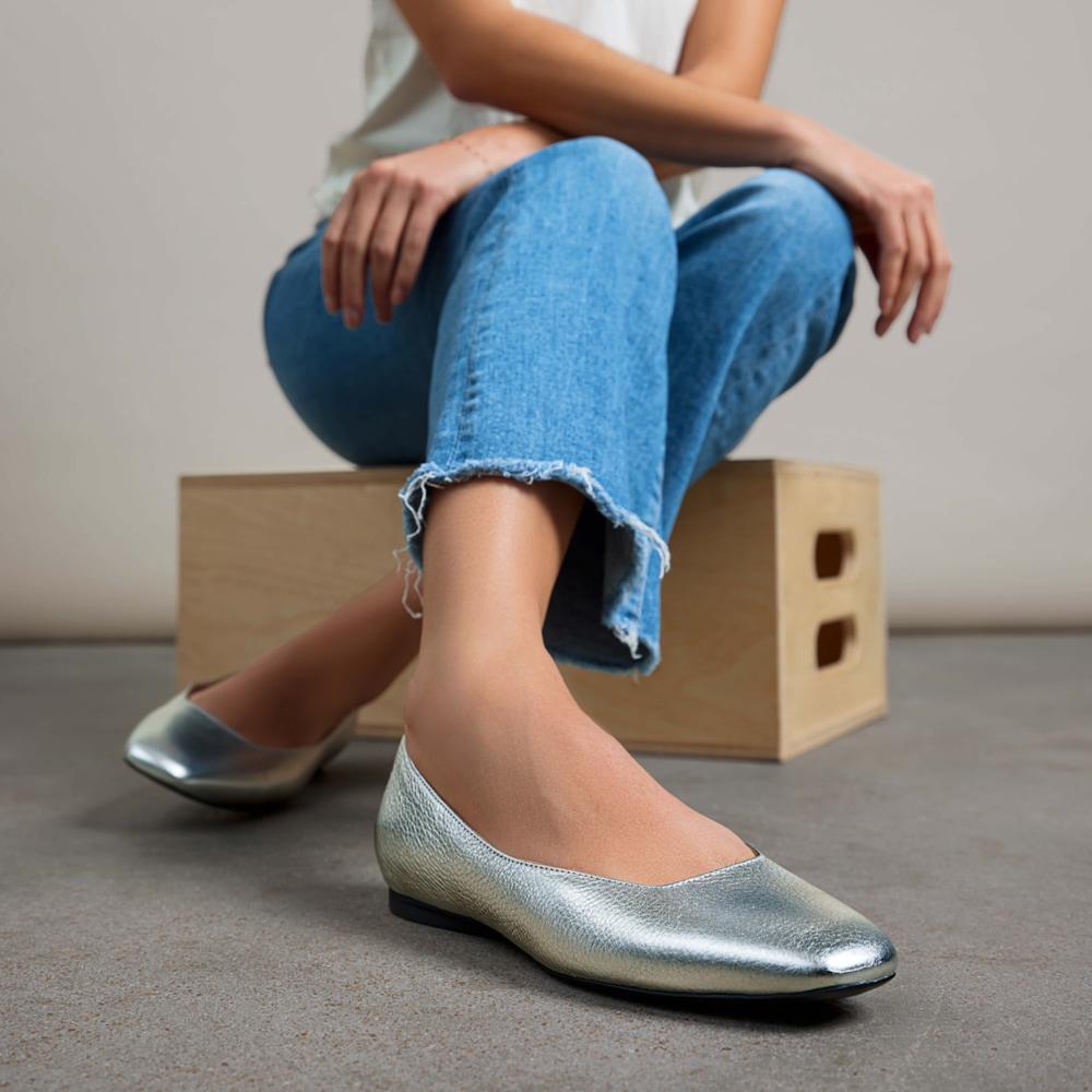 Naturalizer Chelsea Ballet Flat - Silver Leather Naturalizer Chelsea Ballet Flat - Silver Leather