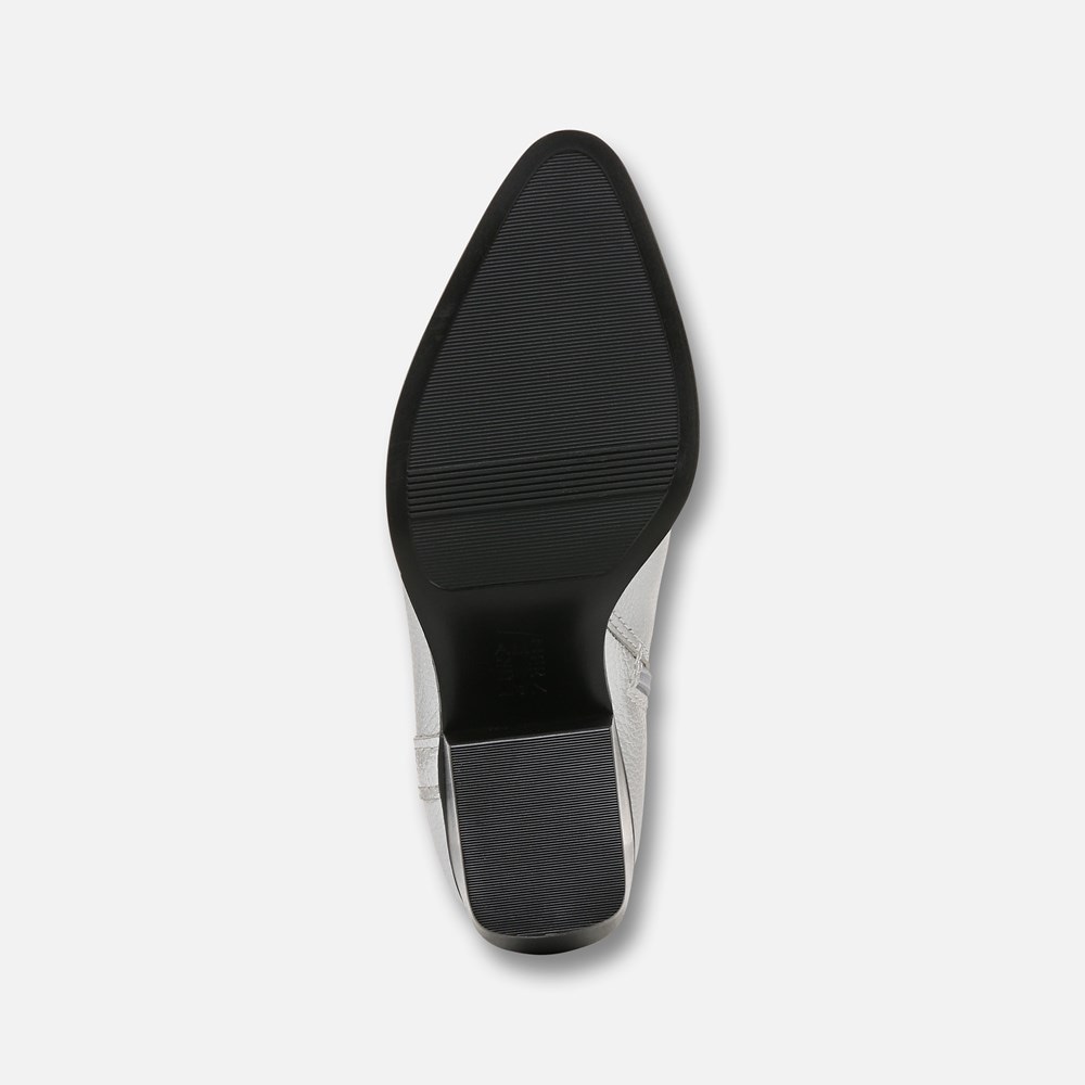 Naturalizer Fairmont Bootie - Silver Leather Naturalizer Fairmont Bootie - Silver Leather
