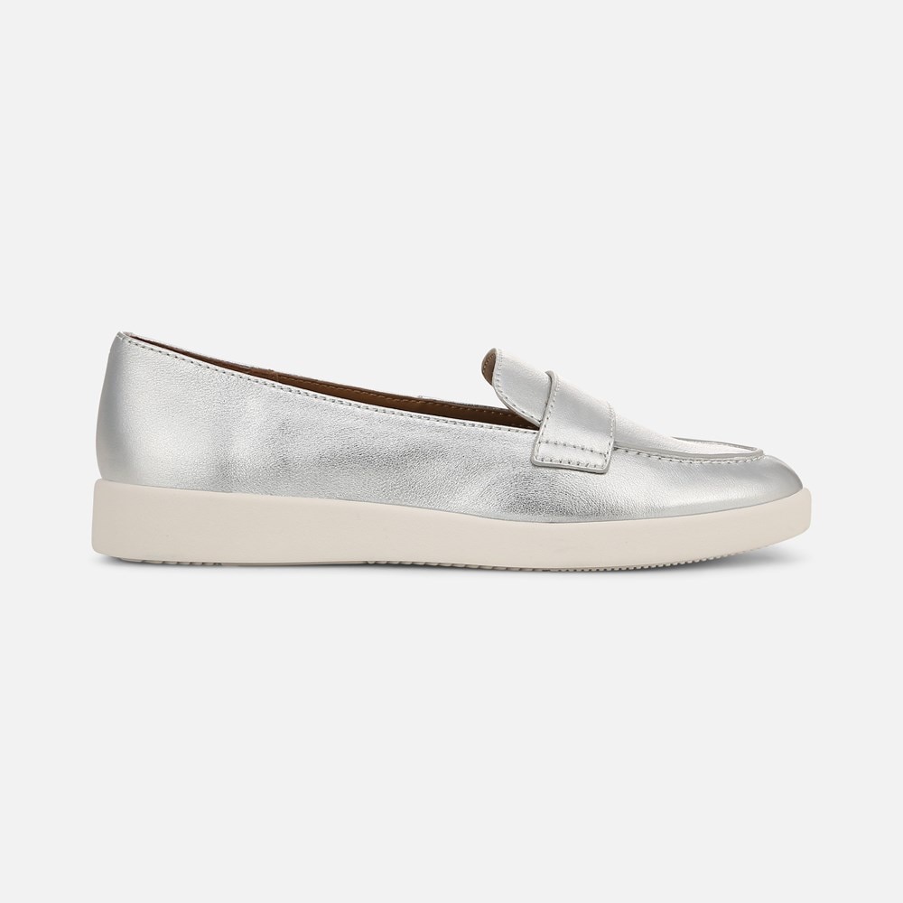 Naturalizer Karis Loafer - Silver Leather Naturalizer Karis Loafer - Silver Leather