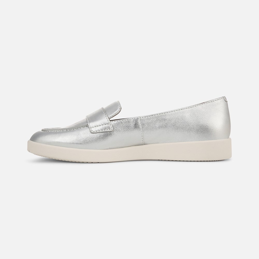 Naturalizer Karis Loafer - Silver Leather Naturalizer Karis Loafer - Silver Leather