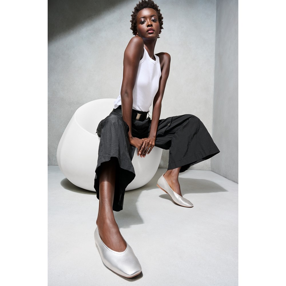 Naturalizer 27 Edit Carla Flat - Silver Leather Naturalizer 27 Edit Carla Flat - Silver Leather