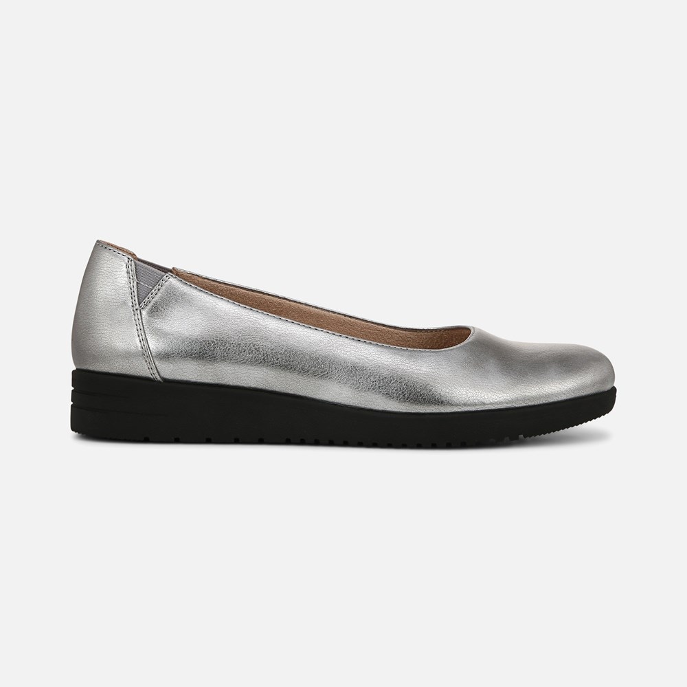 Naturalizer SOUL Idea Ballet Flat - Pewter Faux Leather Naturalizer SOUL Idea Ballet Flat - Pewter Faux Leather