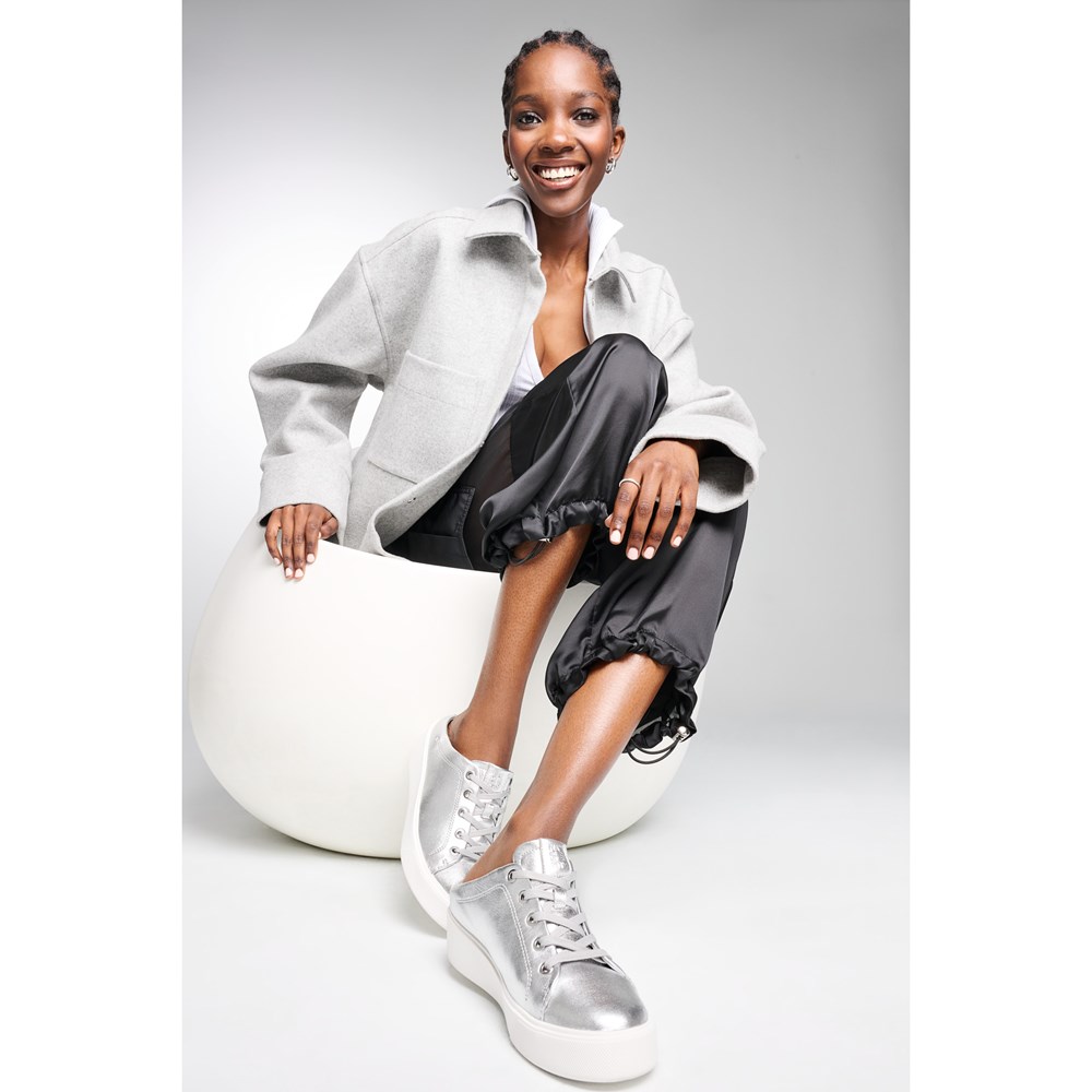 Naturalizer Morrison Mule Slip On - Silver Leather Naturalizer Morrison Mule Slip On - Silver Leather