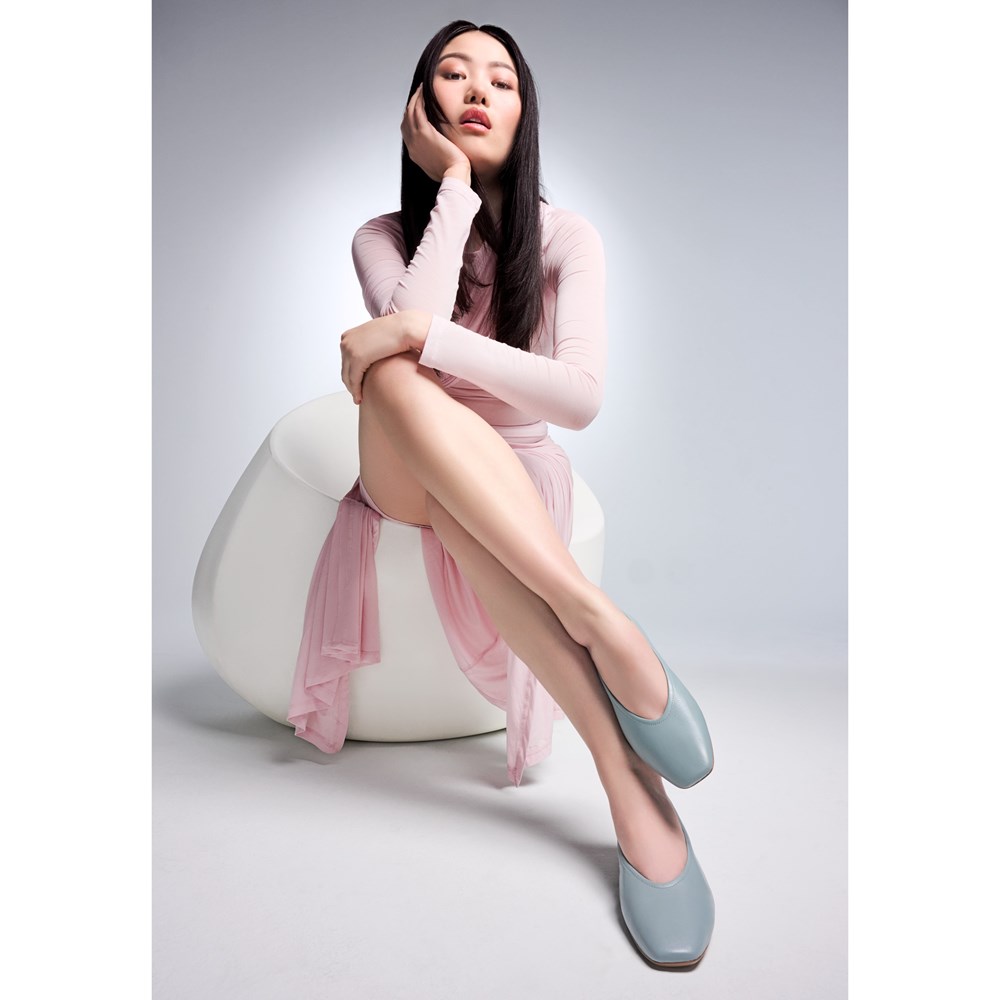 Naturalizer 27 Edit Carla Flat - Powder Blue Leather Naturalizer 27 Edit Carla Flat - Powder Blue Leather