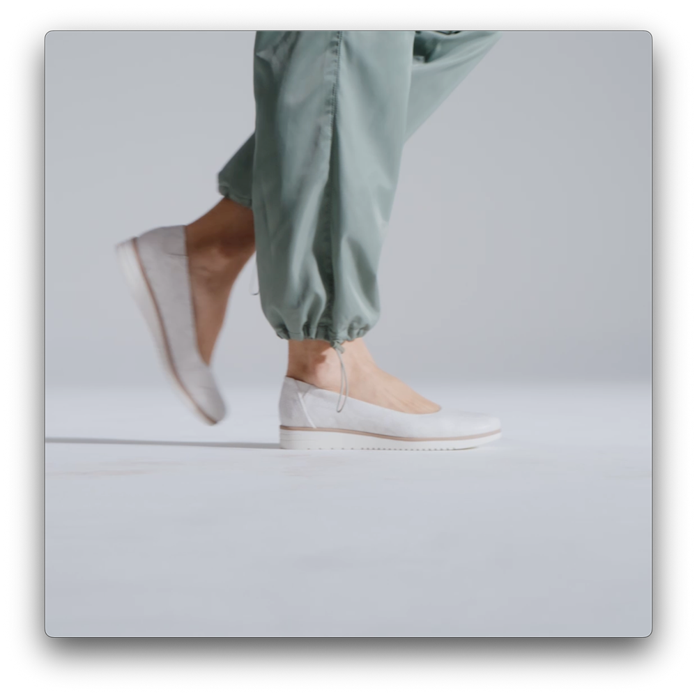 Naturalizer SOUL Idea Ballet Flat - Light Gold Synthetic Naturalizer SOUL Idea Ballet Flat - Light Gold Synthetic