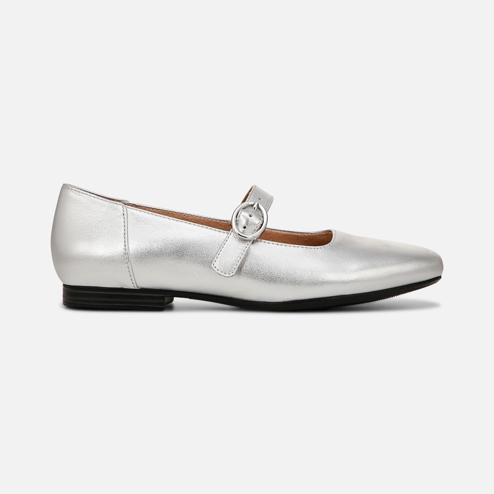 Naturalizer Kelly Mary Jane Flat - Silver Leather Naturalizer Kelly Mary Jane Flat - Silver Leather