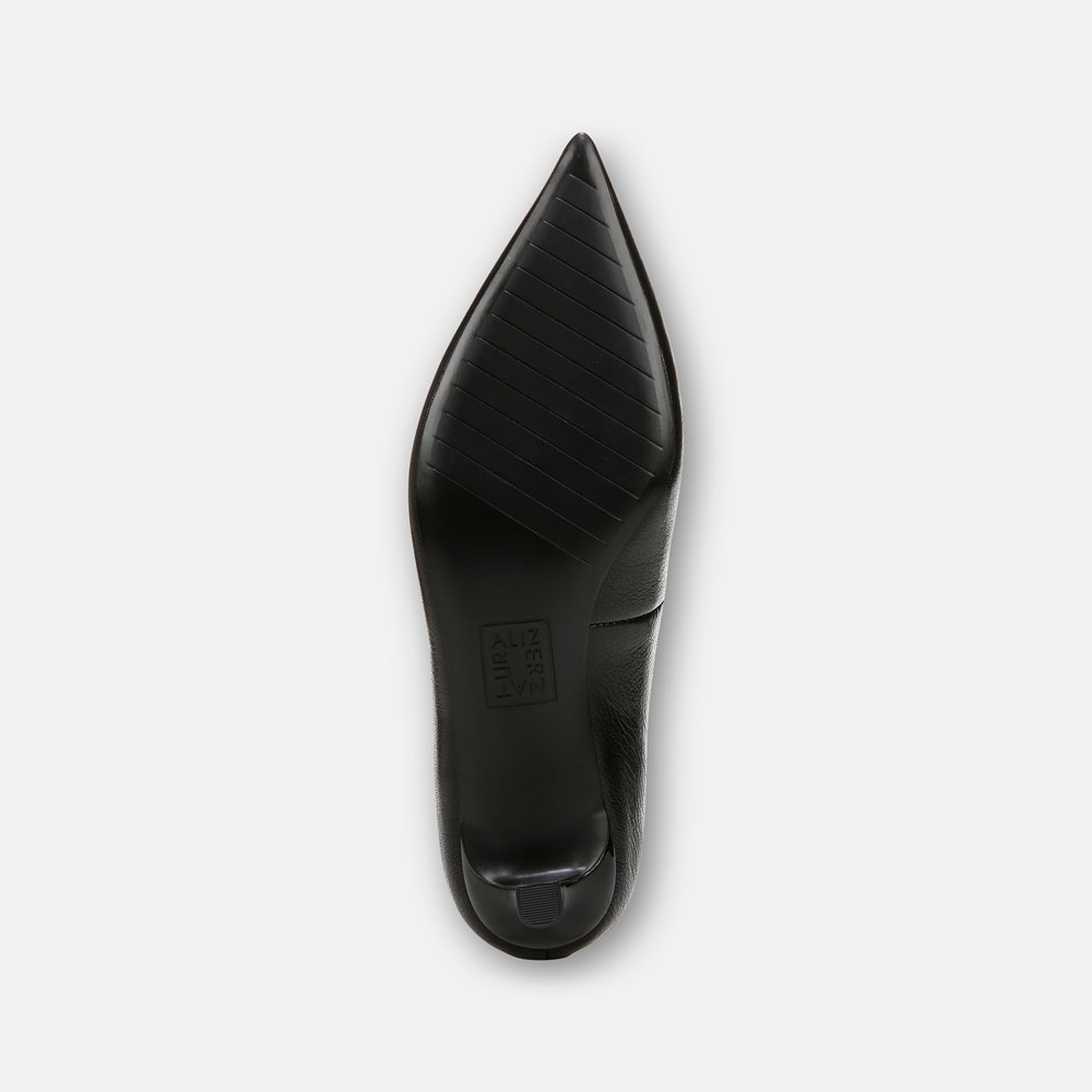 Naturalizer Natalia Kitten Heel - Black Leather Naturalizer Natalia Kitten Heel - Black Leather