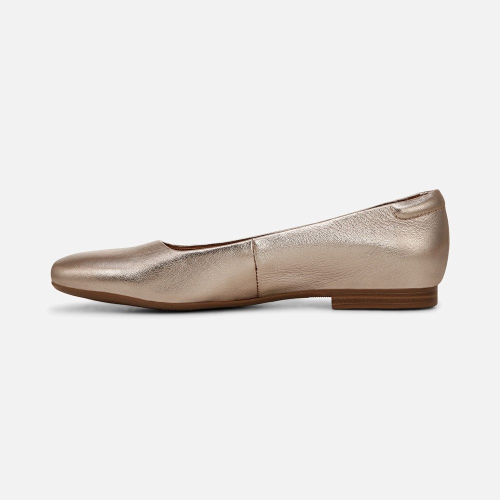 Naturalizer Kelly Ballet Flat - Warm Silver Leather Naturalizer Kelly Ballet Flat - Warm Silver Leather