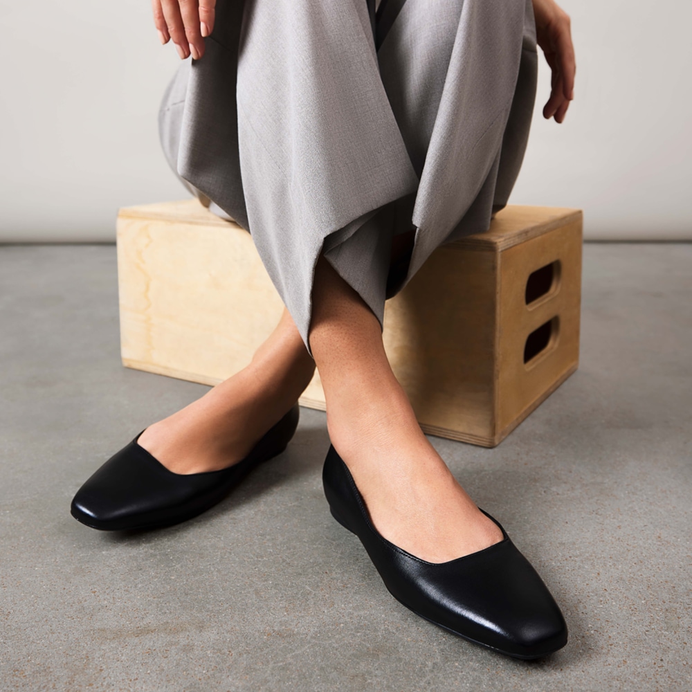 Naturalizer Chelsea Ballet Flat - Black Leather Naturalizer Chelsea Ballet Flat - Black Leather