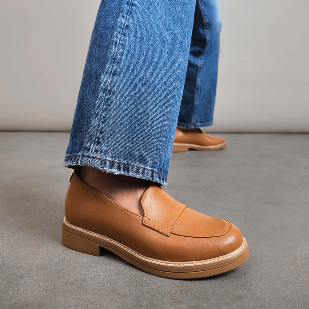 Naturalizer Taylin Loafer - Toffee Brown Leather Naturalizer Taylin Loafer - Toffee Brown Leather